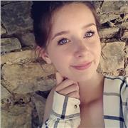 étudiante proposant des cours d'anglais, de français, d'histoire et de géogaphie